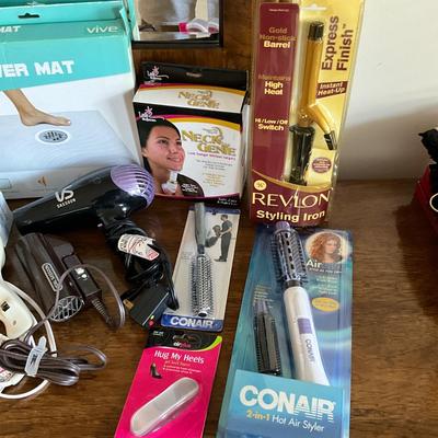 708 Large Bathroom Essentials Lot