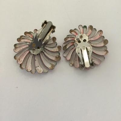 Vintage metal patriotic enamel flower clip on earrings