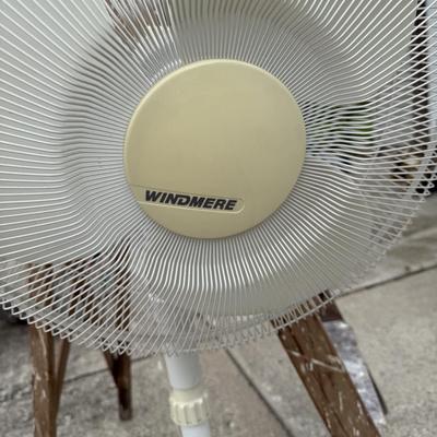 Ladder, floor fan