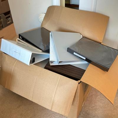 722 Large Box of Multi-size 3-Ring Binders
