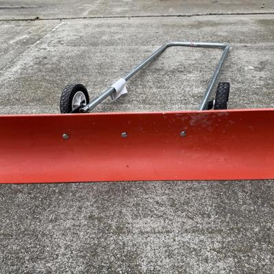 Snow shovel