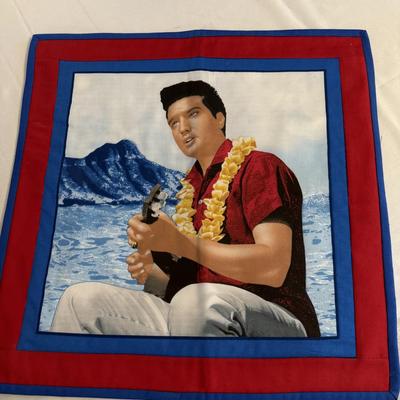 Elvis runners, place setting