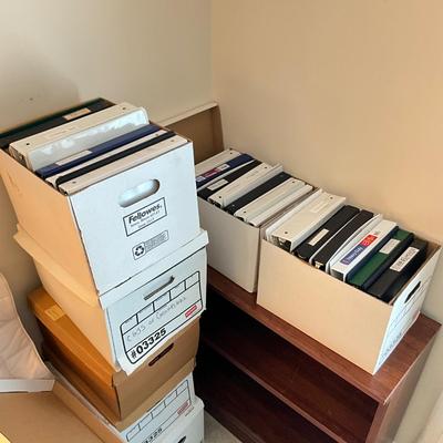 724 7 Boxes of 3-Ring Binders