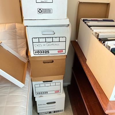 724 7 Boxes of 3-Ring Binders