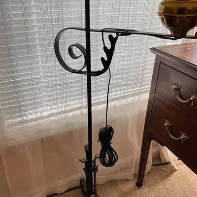 725 Colonial-Style Wrought Iron Floor Lamp