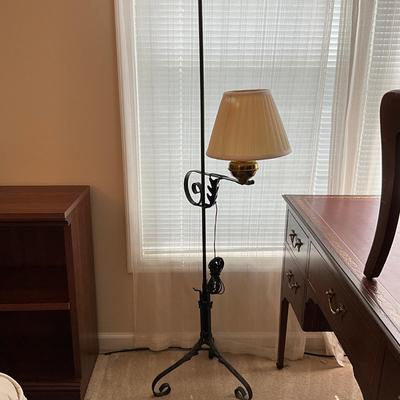 725 Colonial-Style Wrought Iron Floor Lamp