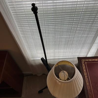 725 Colonial-Style Wrought Iron Floor Lamp
