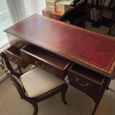 726 Antique Knee-hole Leathertop Desk with Victorian Mahogany Chair
