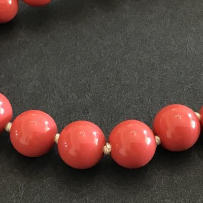 Boca Bee Coral Strand Glass Beaded Stella a Dot. Nice
