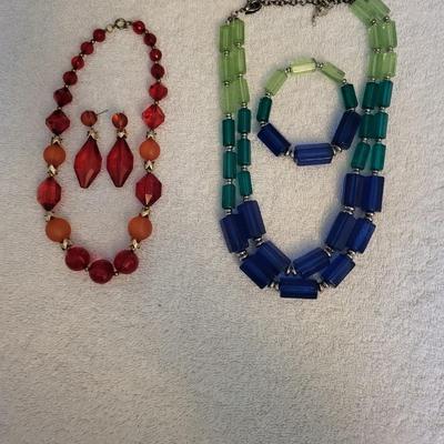 2 NECKLACE SETS
