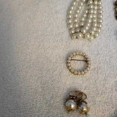 ART BROOCH AND OTHER VINTAGE JEWELRY