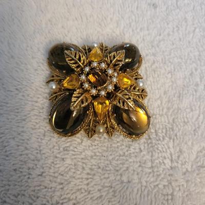 ART BROOCH AND OTHER VINTAGE JEWELRY