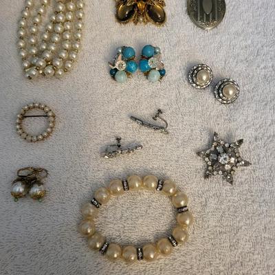 ART BROOCH AND OTHER VINTAGE JEWELRY