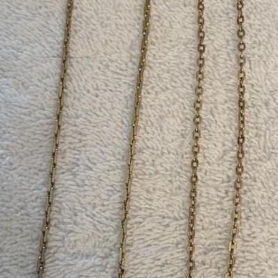9 DAINTY PIECES OF JEWELRY