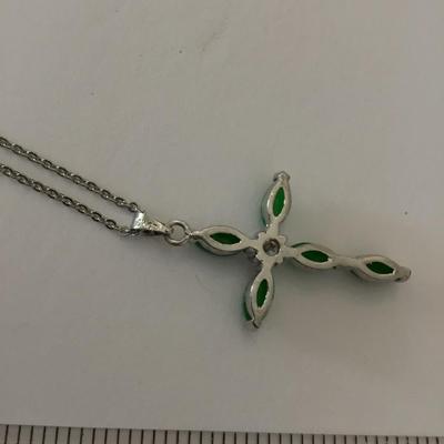 Beautiful vintage 10 karat gold filled cross jade stone type cross pendant necklace