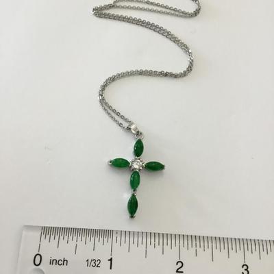 Beautiful vintage 10 karat gold filled cross jade stone type cross pendant necklace