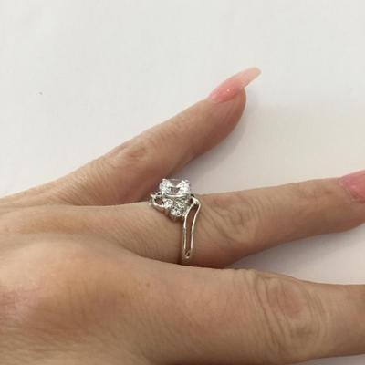 Beautiful 925 silver and crystal ring
