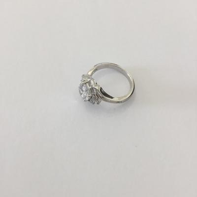 Beautiful 925 silver and crystal ring