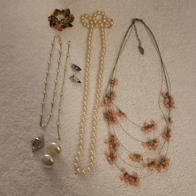 VARIETY OF JEWELRY