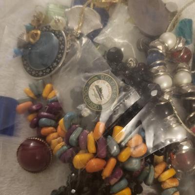 BROKEN JEWELRY