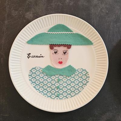 Mid Century Felt Art Plate Set