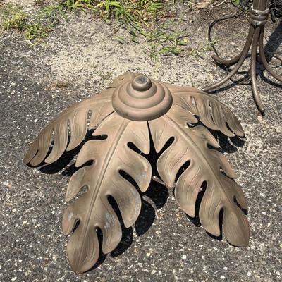 LOT 89: Like New "Carefree" Director's Chair, Palm Tree Floor Lamp & Ceramic Planters