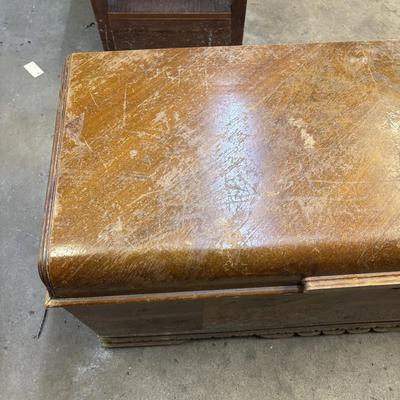 LOT 91: Lane Cedar Chest