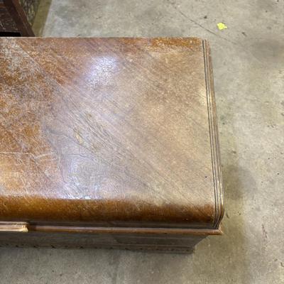 LOT 91: Lane Cedar Chest