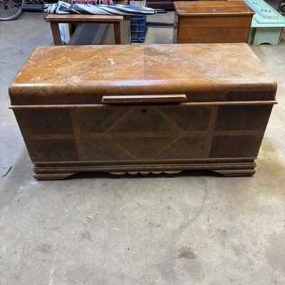 LOT 91: Lane Cedar Chest