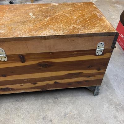 LOT 91: Lane Cedar Chest