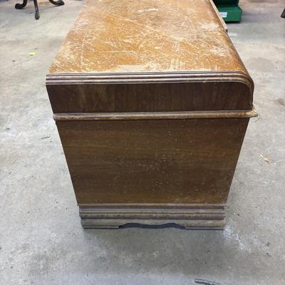 LOT 91: Lane Cedar Chest