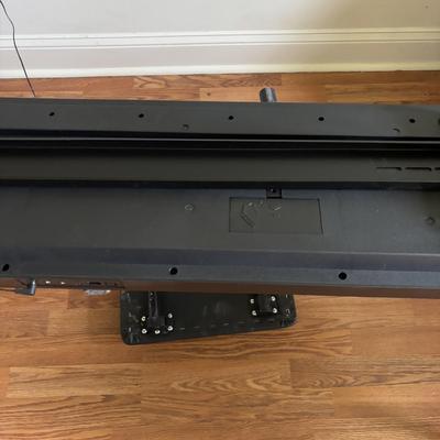 LOT 93: Zeny 61-Key Electronic Keyboard YM-288