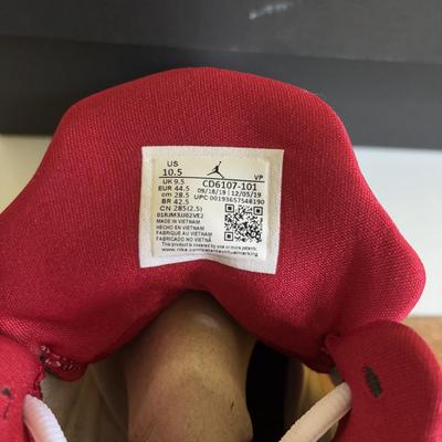 LOT 101: Nike Air Jordan Maxin 20, White/Gym Red-Black
