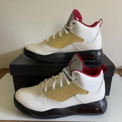 LOT 101: Nike Air Jordan Maxin 20, White/Gym Red-Black