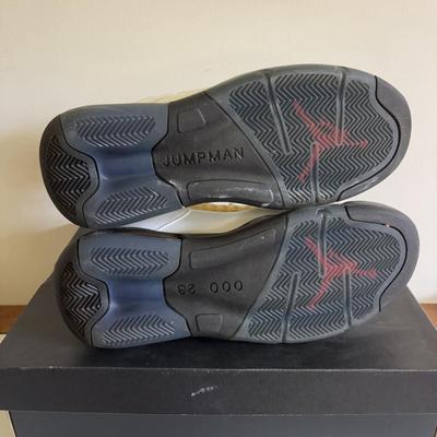 LOT 101: Nike Air Jordan Maxin 20, White/Gym Red-Black