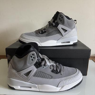 LOT 102: Nike Air Jordan Spizike, Cool Grey/Black/Wolf Grey