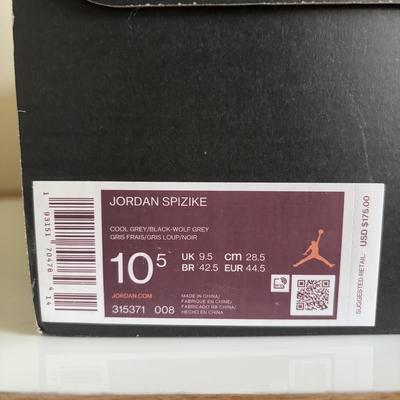 LOT 102: Nike Air Jordan Spizike, Cool Grey/Black/Wolf Grey