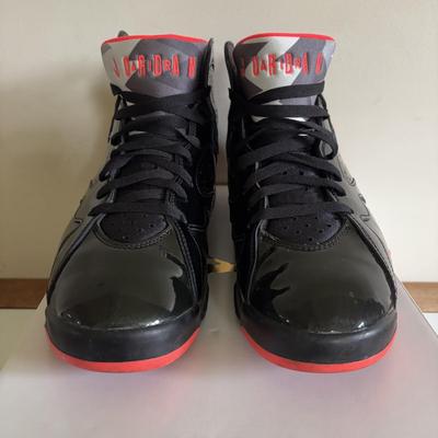 LOT 103: WMNS Nike Air Jordan 7 Retro, Black/Bright Crimson