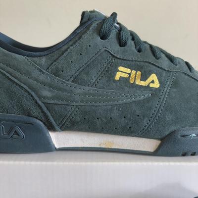 LOT 104: Fila Original Fitness Lineker