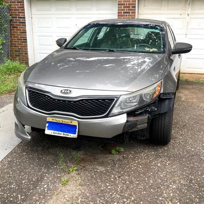 LOT 219: 2014 Kia Optima GDI Sedan