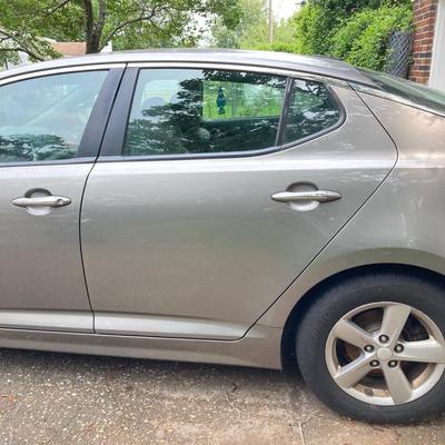LOT 219: 2014 Kia Optima GDI Sedan