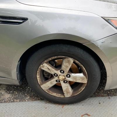 LOT 219: 2014 Kia Optima GDI Sedan