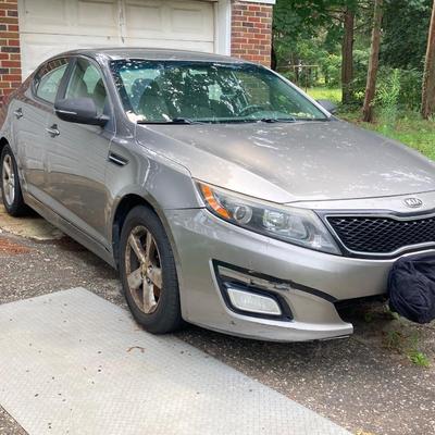 LOT 219: 2014 Kia Optima GDI Sedan