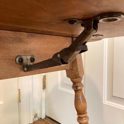 LOT 224: Tri-Fold Drop Leaf Wooden Accent Table with Wheaton Glass Martin Luther King and 1972 Republican Decorative Collectible Bottles