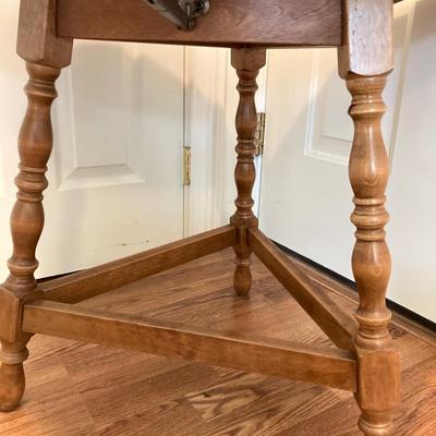 LOT 224: Tri-Fold Drop Leaf Wooden Accent Table with Wheaton Glass Martin Luther King and 1972 Republican Decorative Collectible Bottles