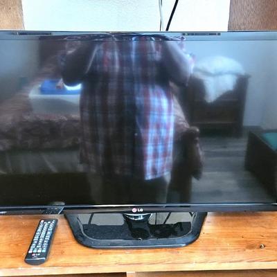 32 Inch LG TV