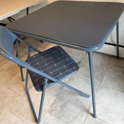 Card table and 1 chair