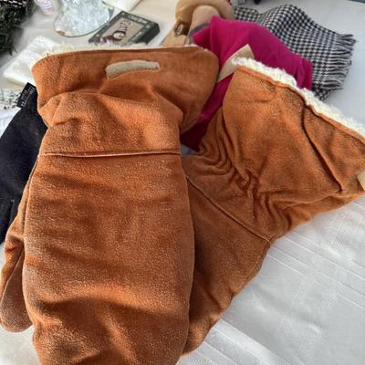 Winter wear gloves/scarves, 2 Christmas stockings, wood carving sculpture, glass nativity set