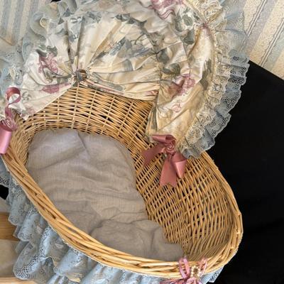 Doll bassinet