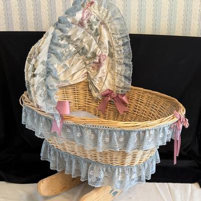 Doll bassinet